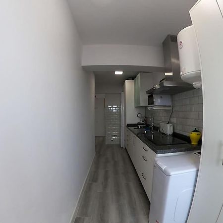 Roch - Stylish Apartment Near Metro Sevilla Buitenkant foto